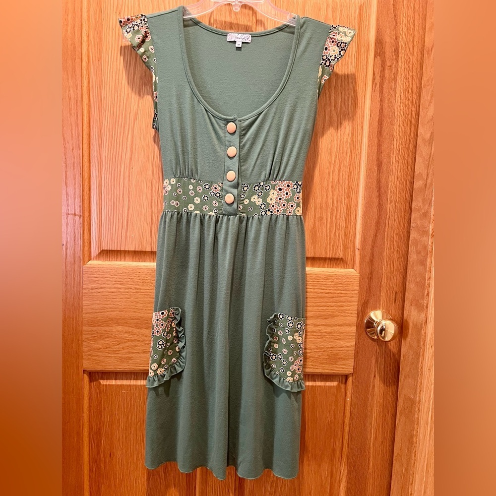 EUC Full Tilt Olive Green Floral Mini Skater Dress 2010’ish from Tilly’s